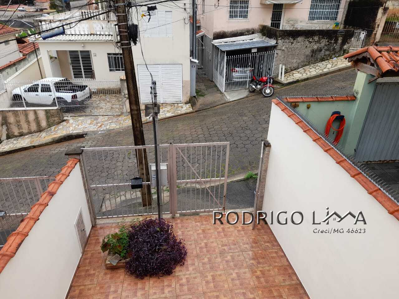 Sobrado para venda em São Lourenço - MG.