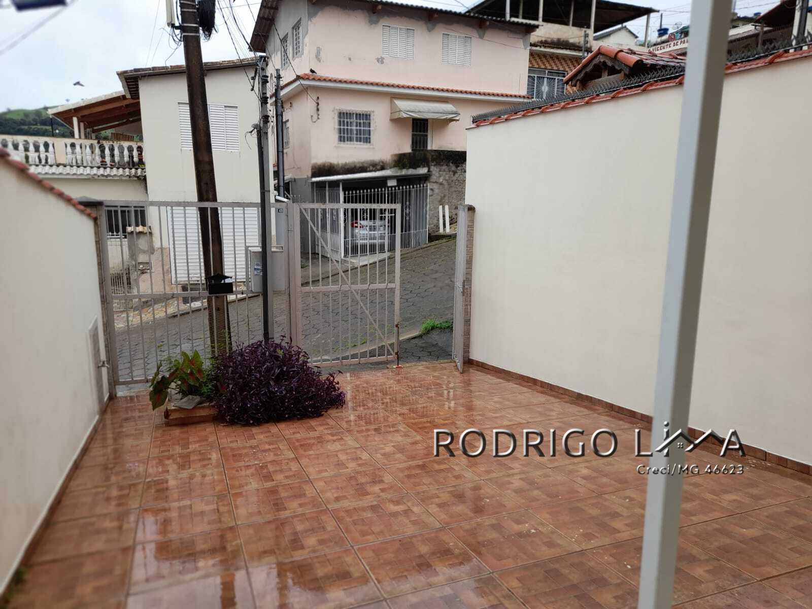 Sobrado para venda em São Lourenço - MG.