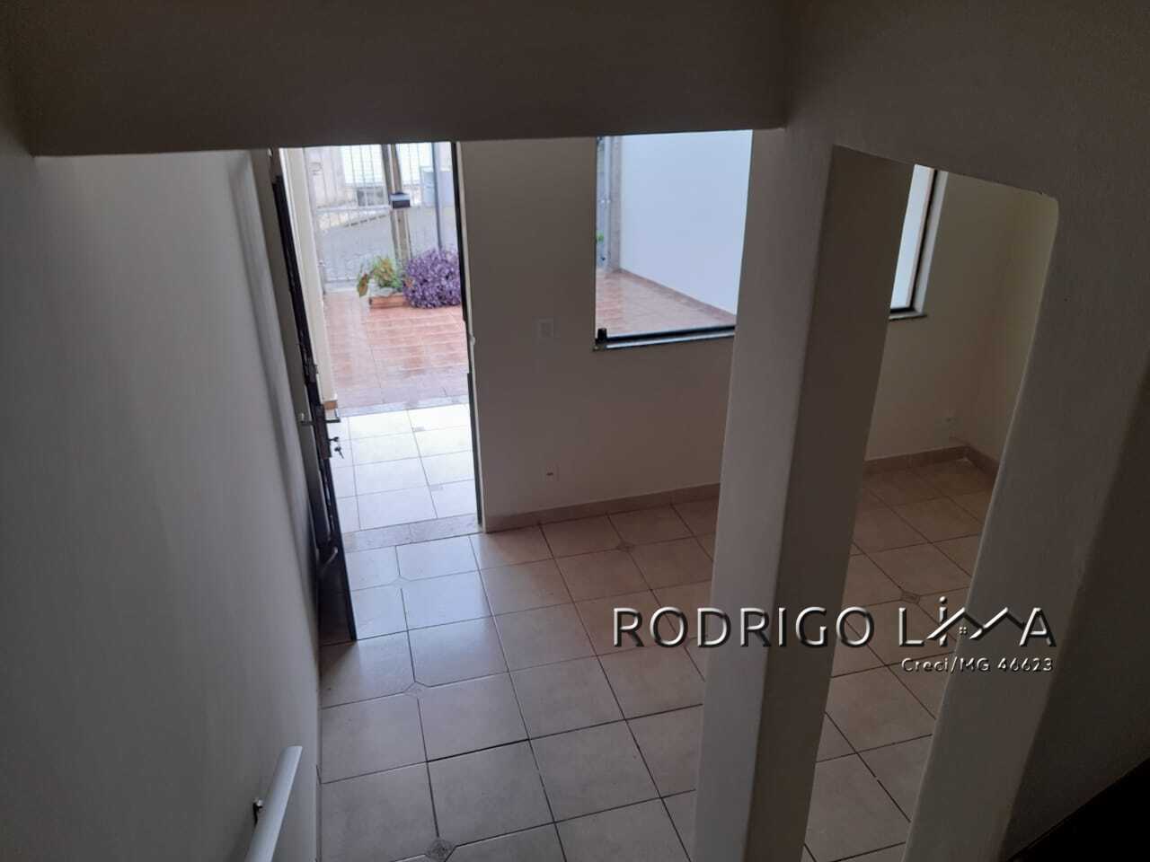 Sobrado para venda em São Lourenço - MG.